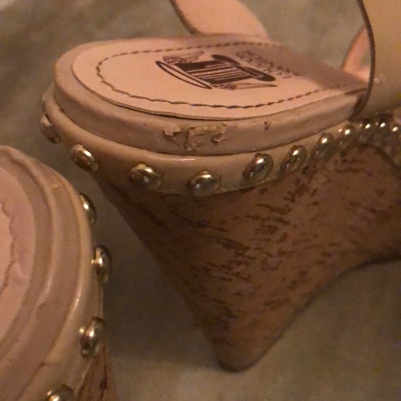 Beautiful & comfy wedges - Picture 3 of 6